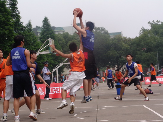 力是他